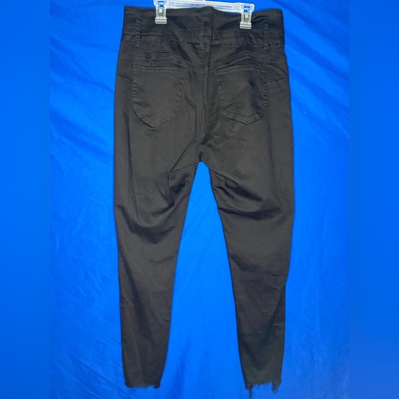 refuge stretchy black jeans in good condition. (Worn: 0) - Picture 2 of 3